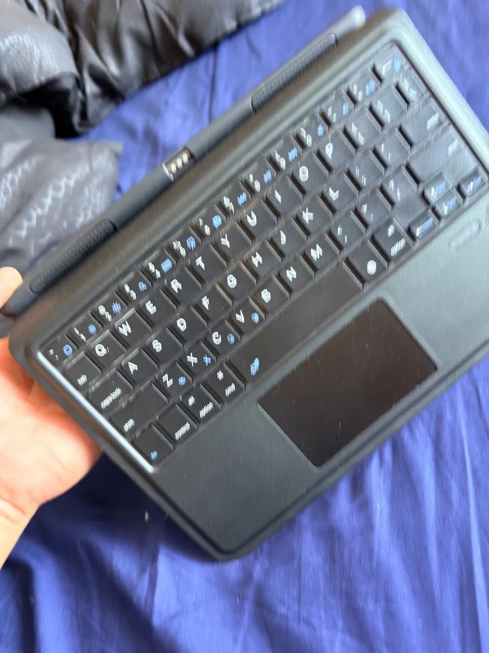 iPad Air 3 Geração + Teclado - Foto 3