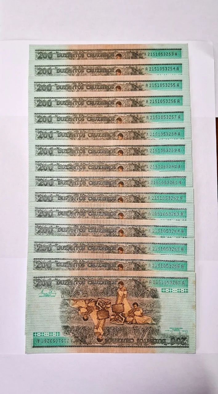 Coleção Rara- 15 notas em sequencia numerica de 200 Reais - Foto 3
