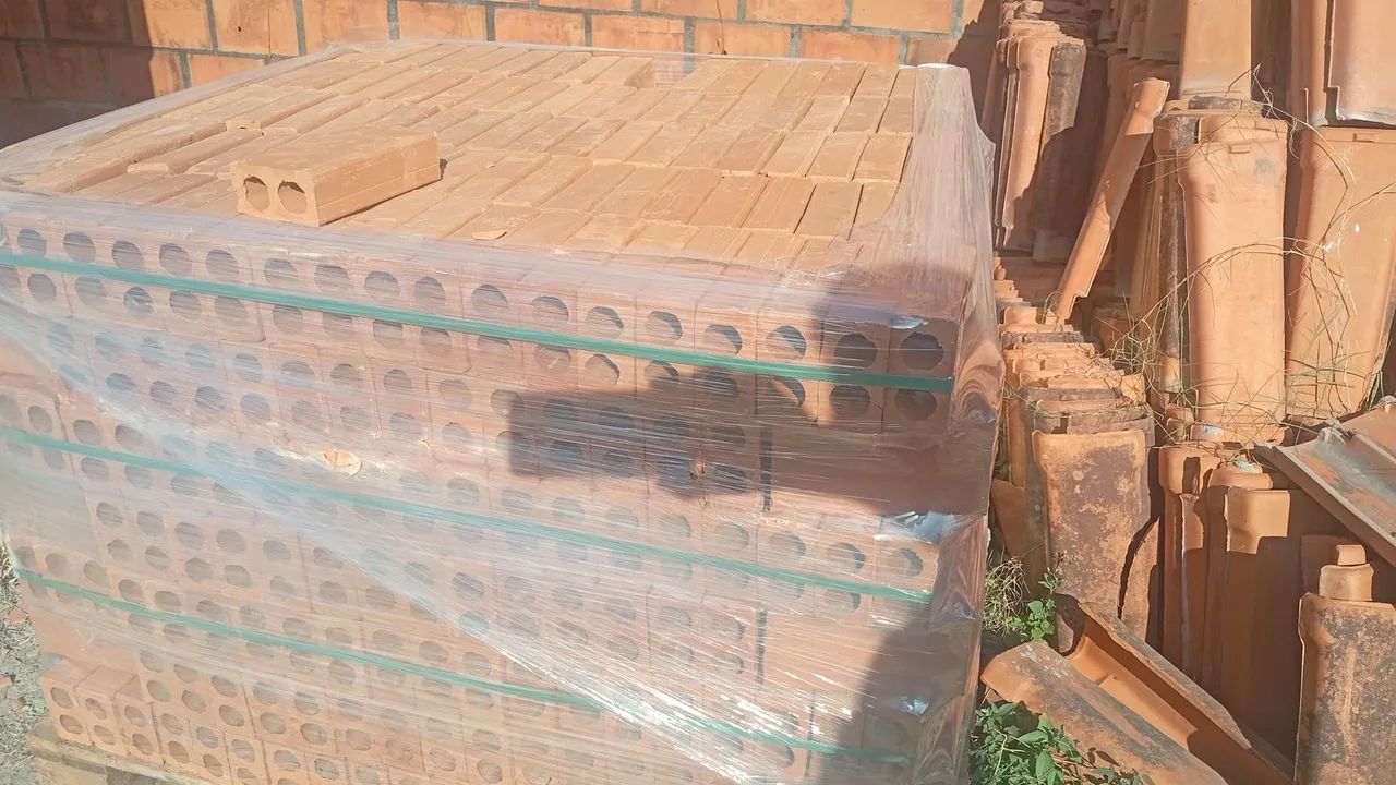 Telhas de barro capotes tijolo pra churrasqueiras 