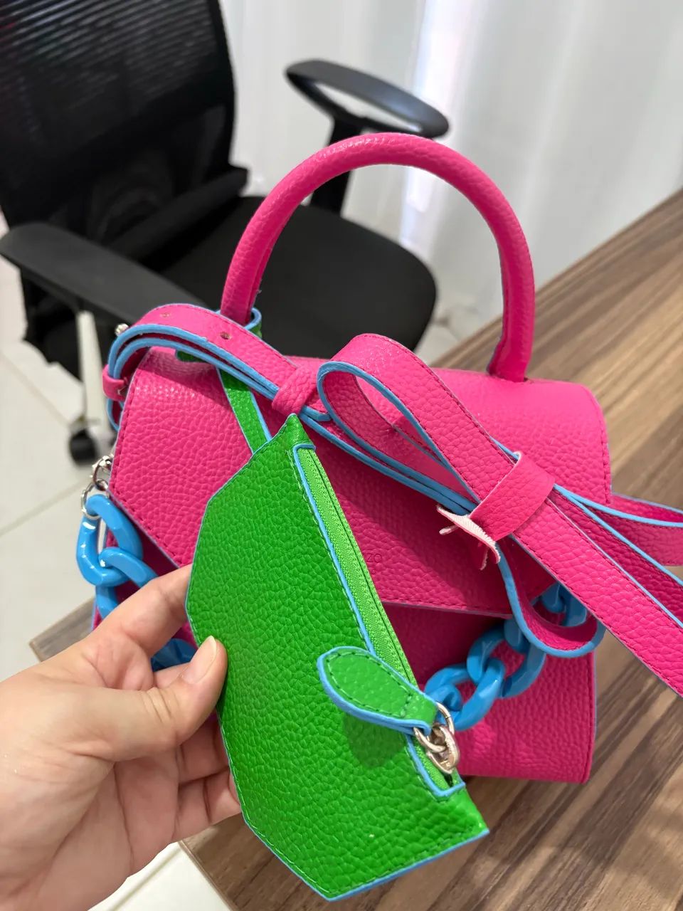 Conjunto Bolsa de couro e Sandália tam. 36 - Arezzo - Foto 5