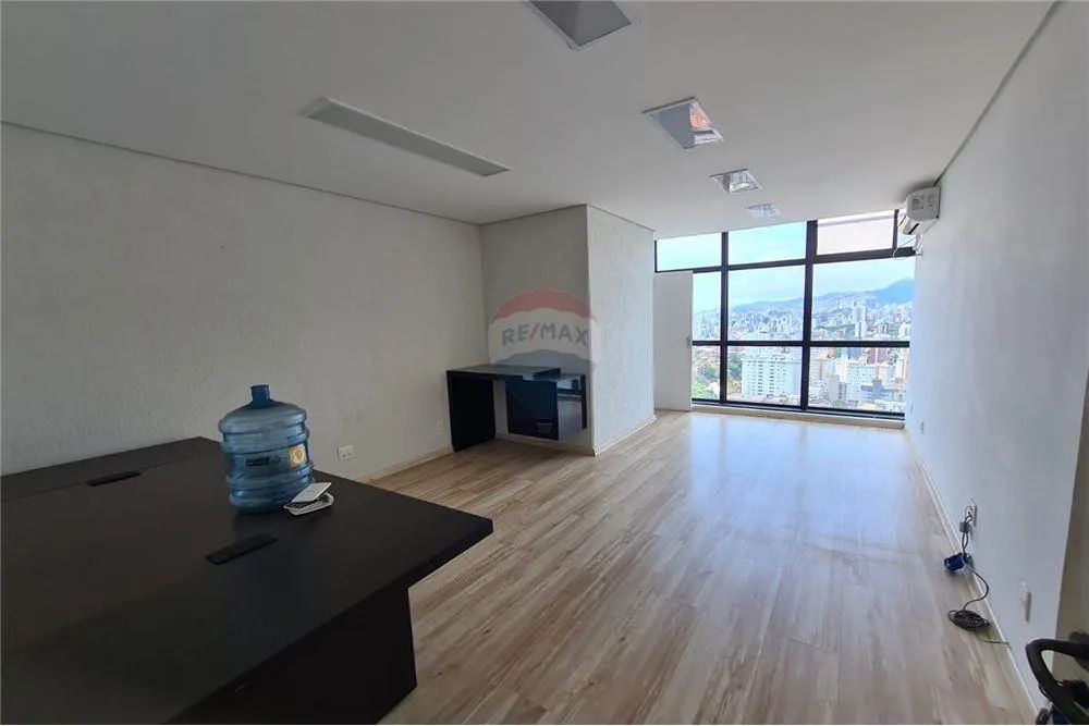 Sala com 24 m² no bairro Luxemburgo - Foto 4