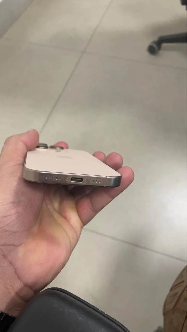 iPhone 16 PRO 256 - Foto 5