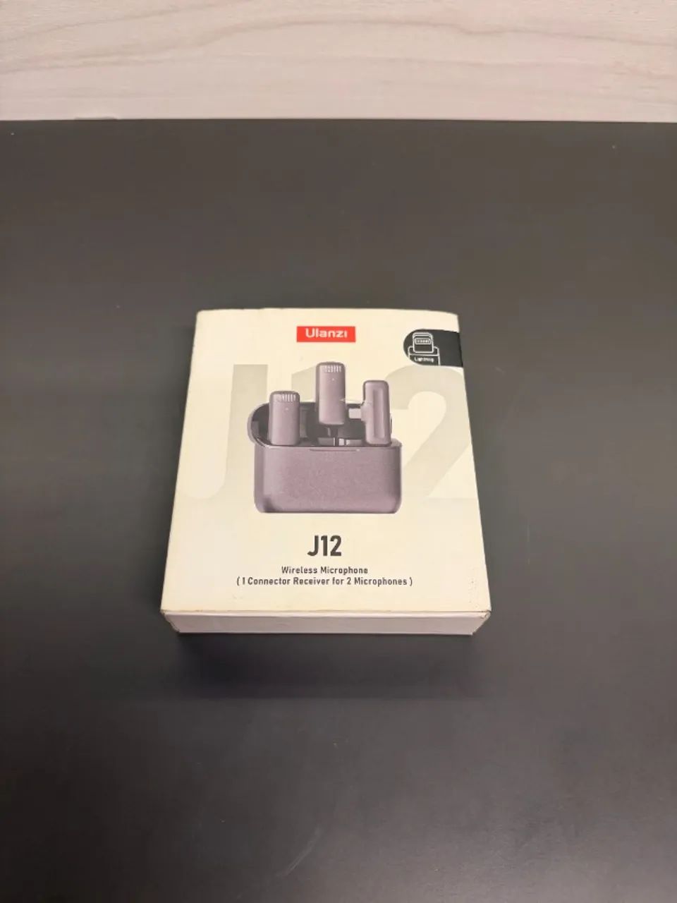 Kit Microfone Sem Fio Ulanzi J12 p/ iPhone (2 Mics + Case de Carregamento) - Foto 2