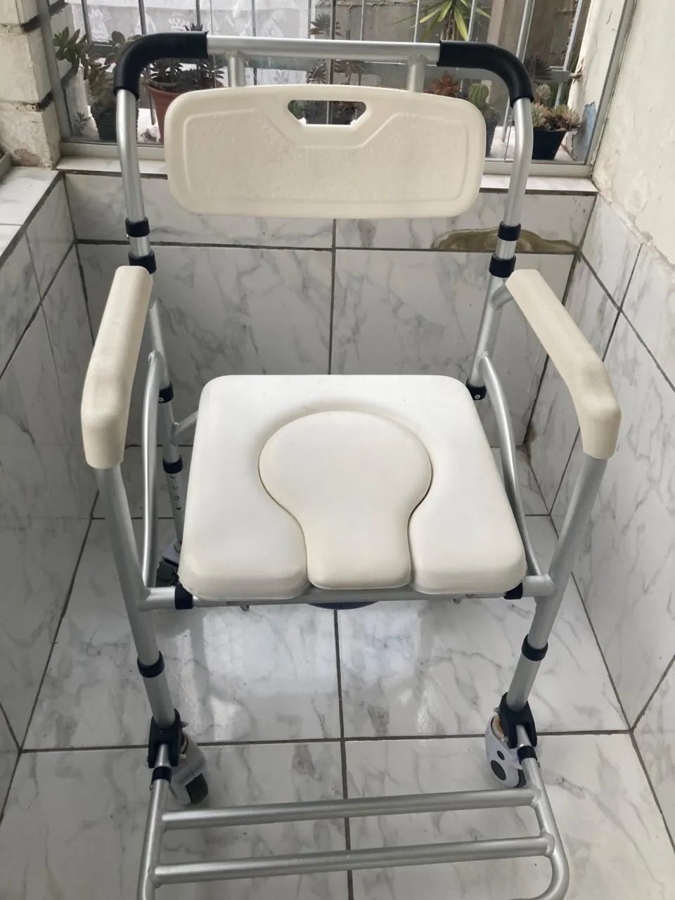 Cadeira banho  - Foto 2