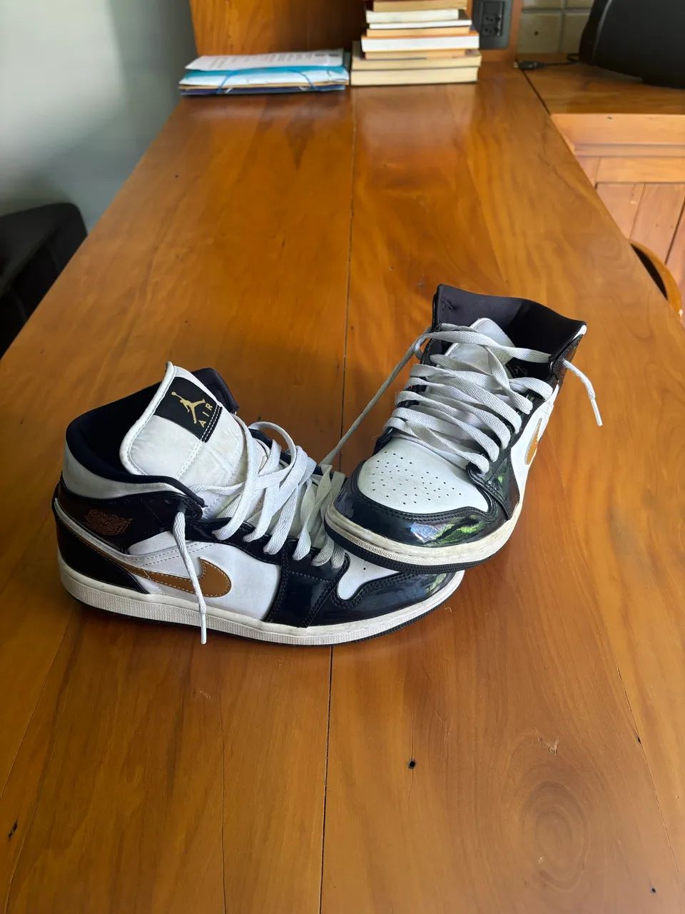 Air Jordan 1 Mid