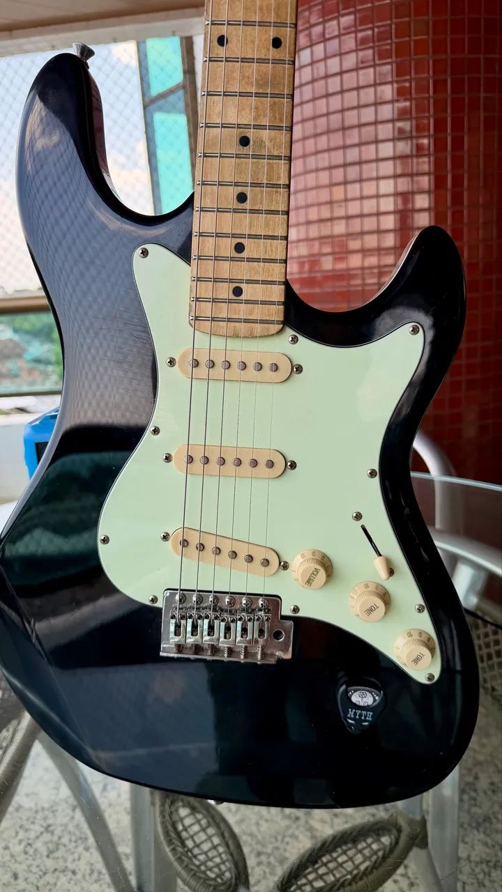 Vendo Guitarra Strinberg com caixa amplificador Onerr. - Foto 3