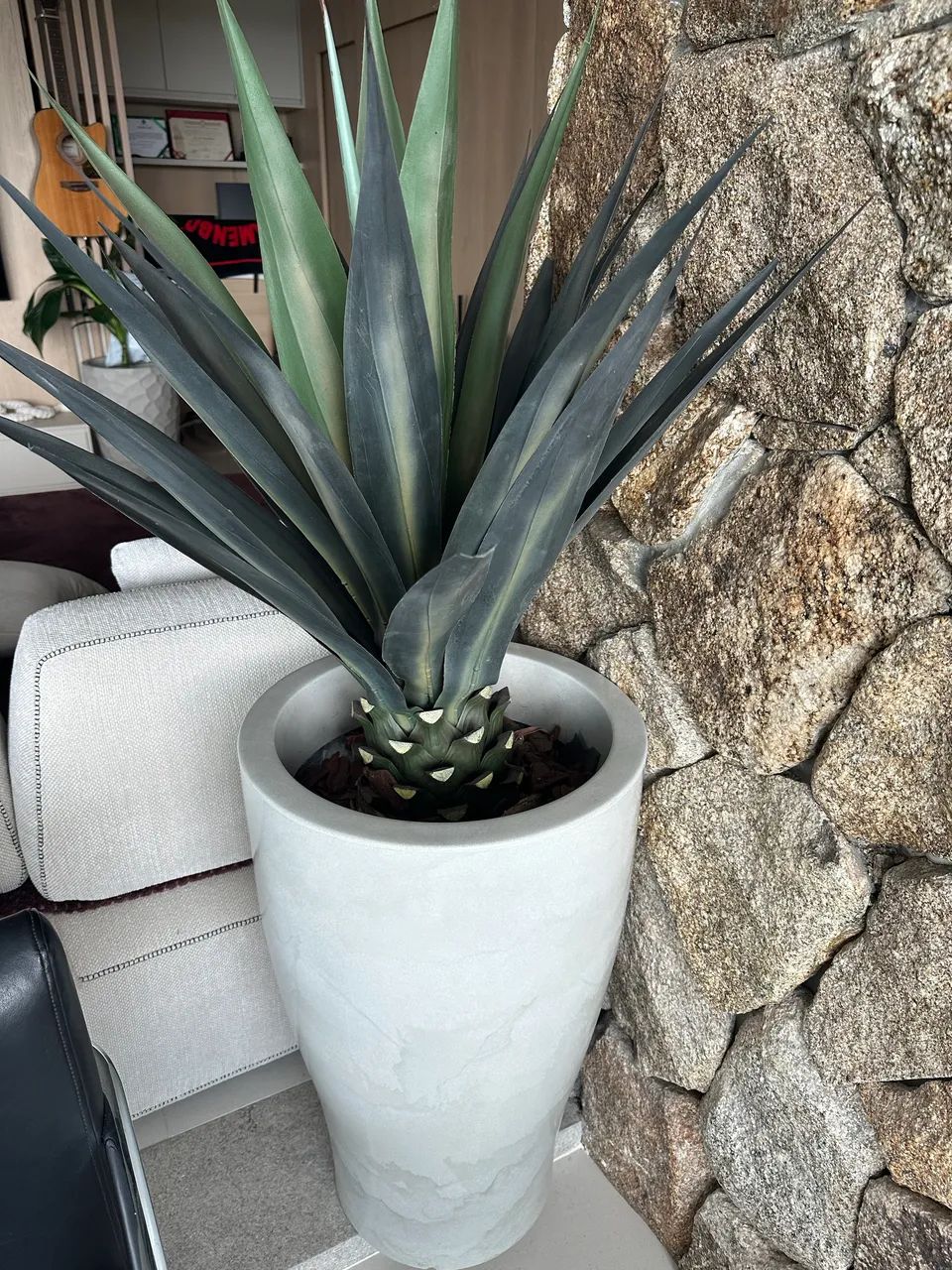 Vaso com planta artificial