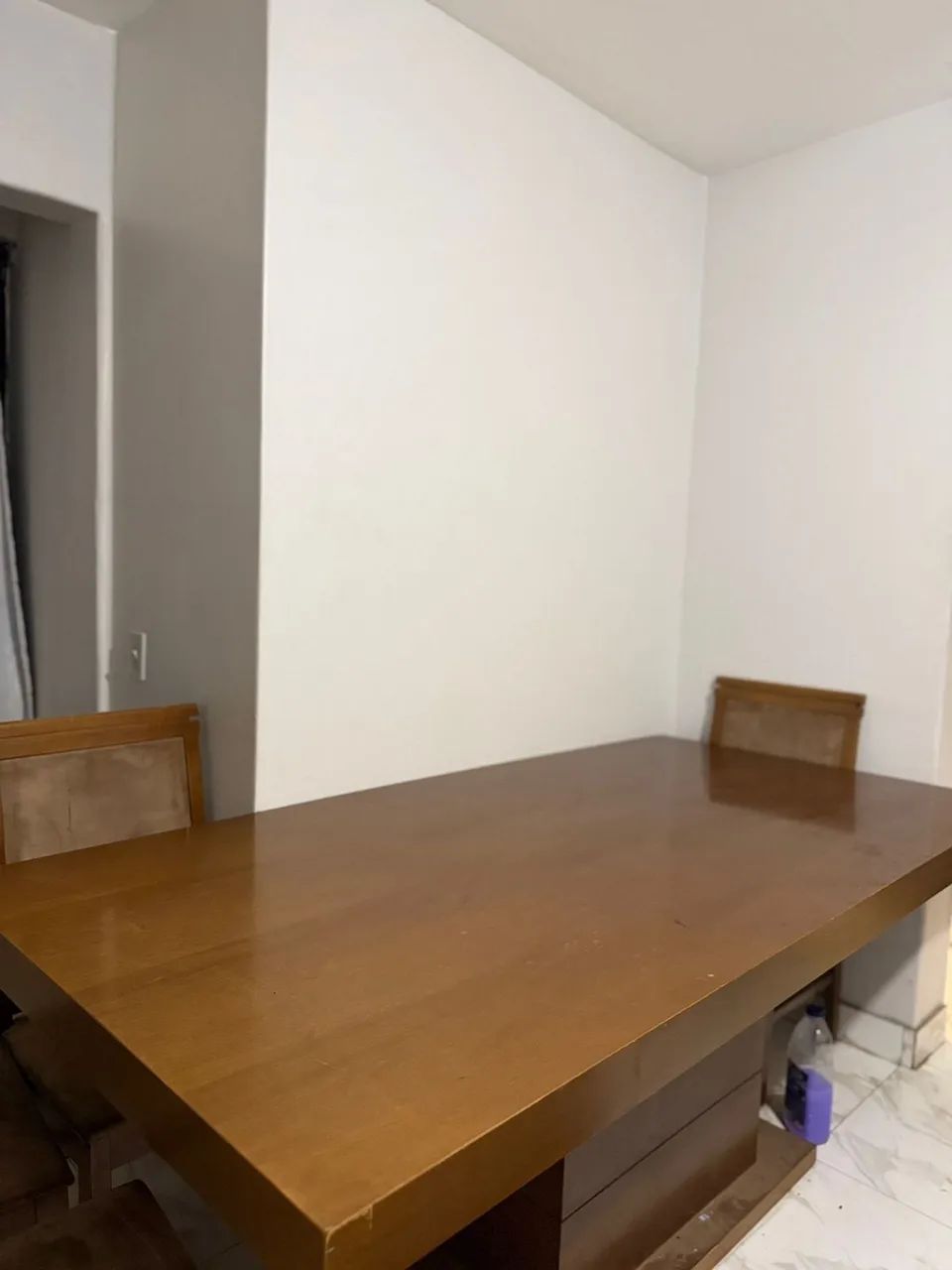 MESA DE MADEIRA 6 CADEIRAS 2m R$ 599,00