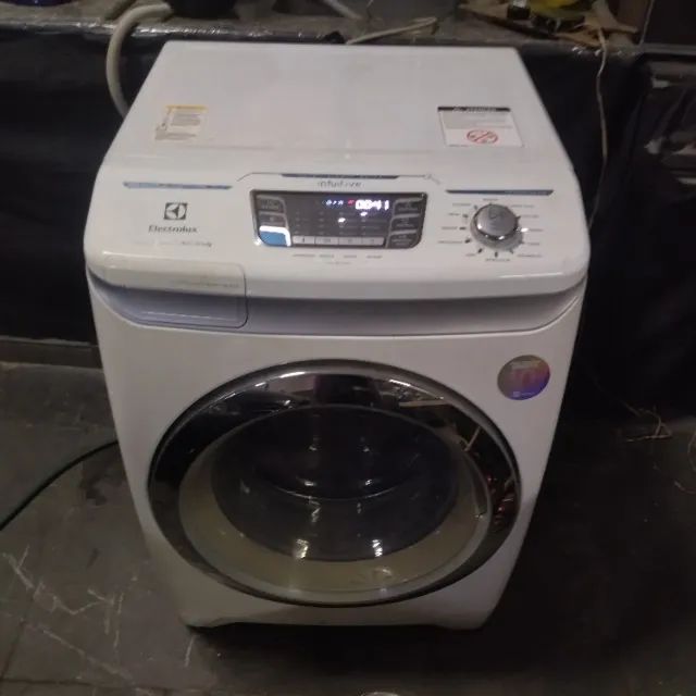 Lava e Seca Eletrolux 10,5Kg, 220 volts, funcionando e em excelente estado