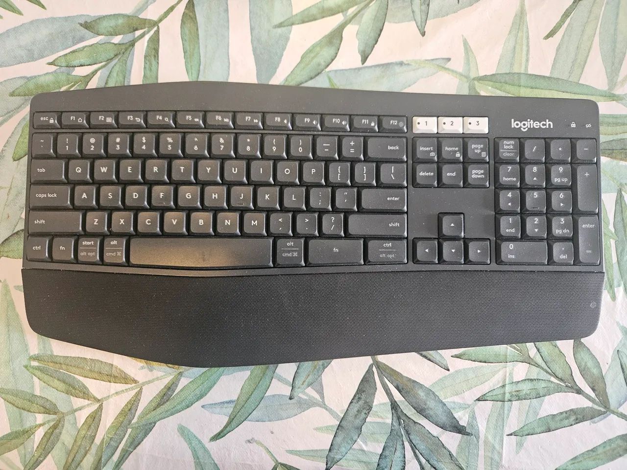 Teclado Wrgonomi Logitech K850 Bluetooth ou 2.4ghz