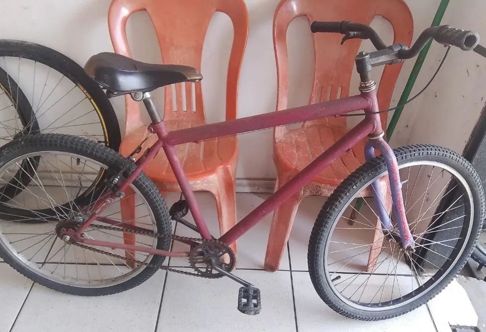 Bicicleta  a venda. 