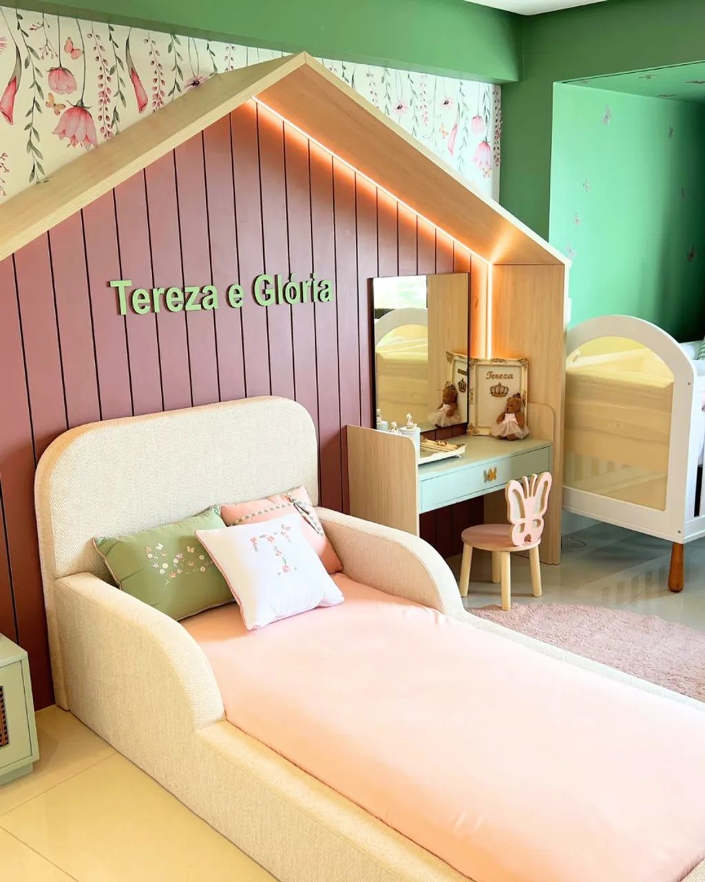Painel completo para quarto de menina