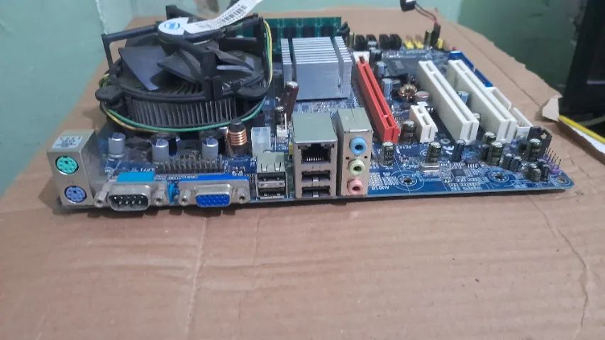 Placa Mãe Ecs G31t-m7 + Processador E5500+ 2gb Ram + Espelho - Foto 2