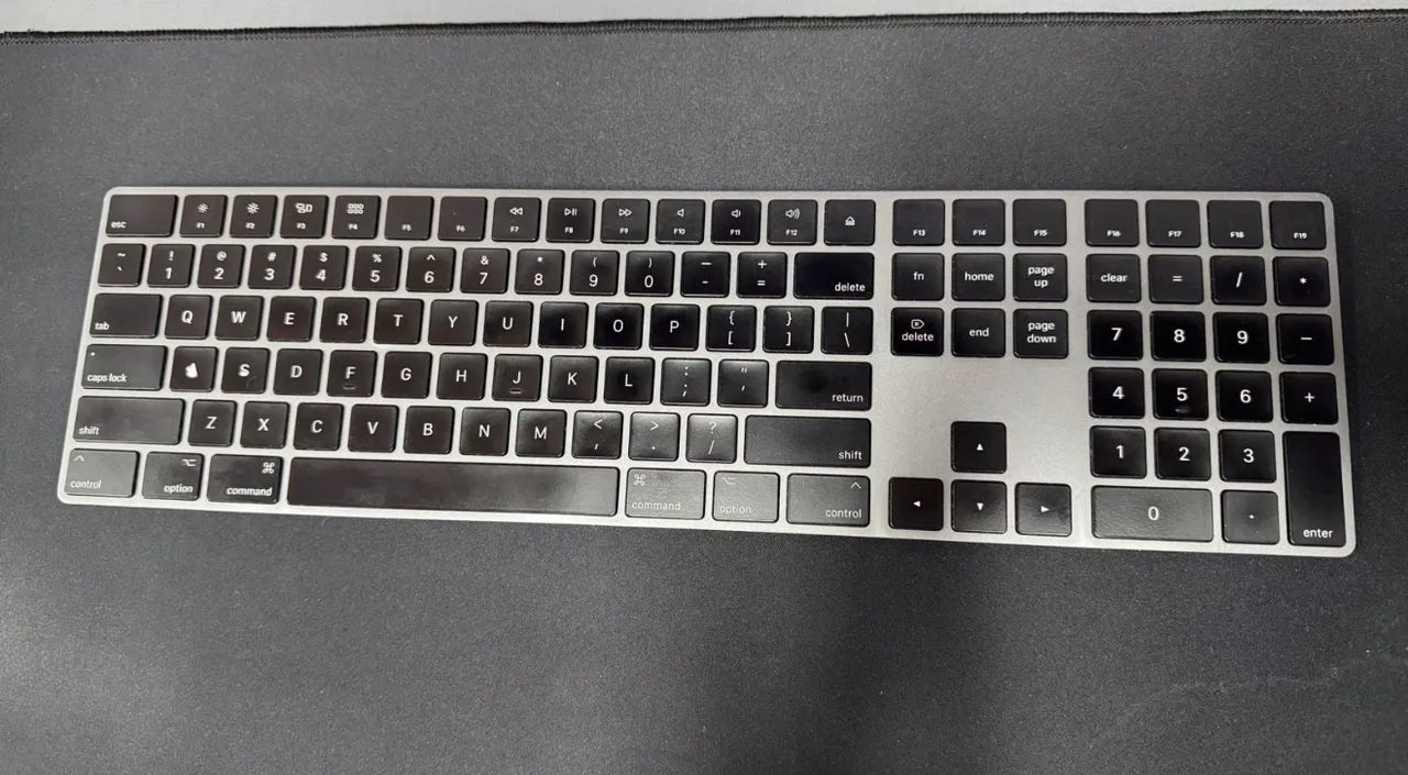 Teclado Apple Cinza Espacial A1843