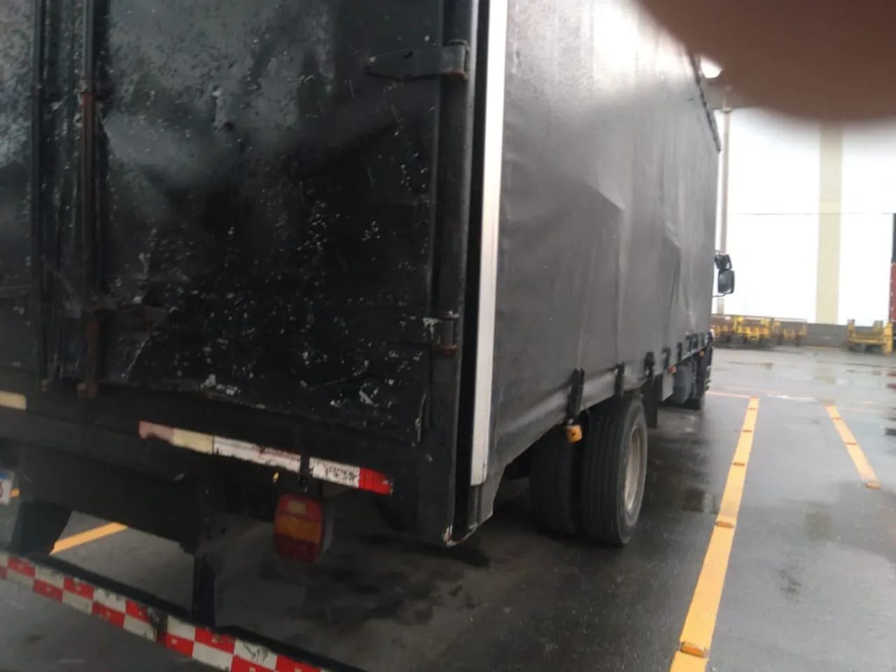 Ford cargo. 17 23.  No chassi  ano 2013.    - Foto 2