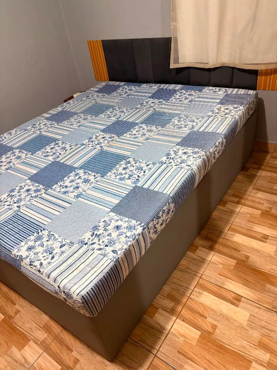 Cama box Quinn em perfeito estado de conservação 