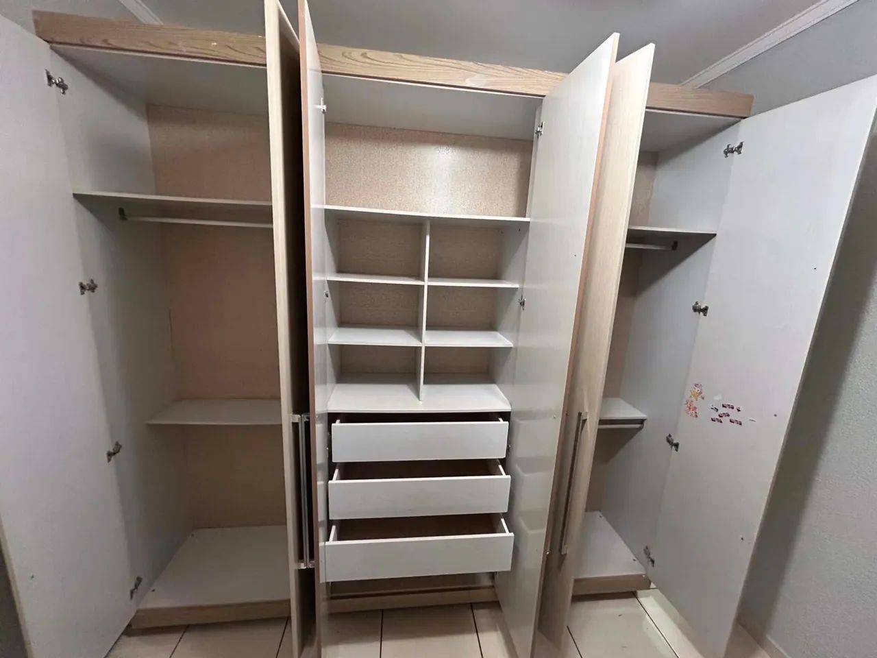 Vendo guarda roupa USADO! Entrega e montagem grátis  - Foto 3