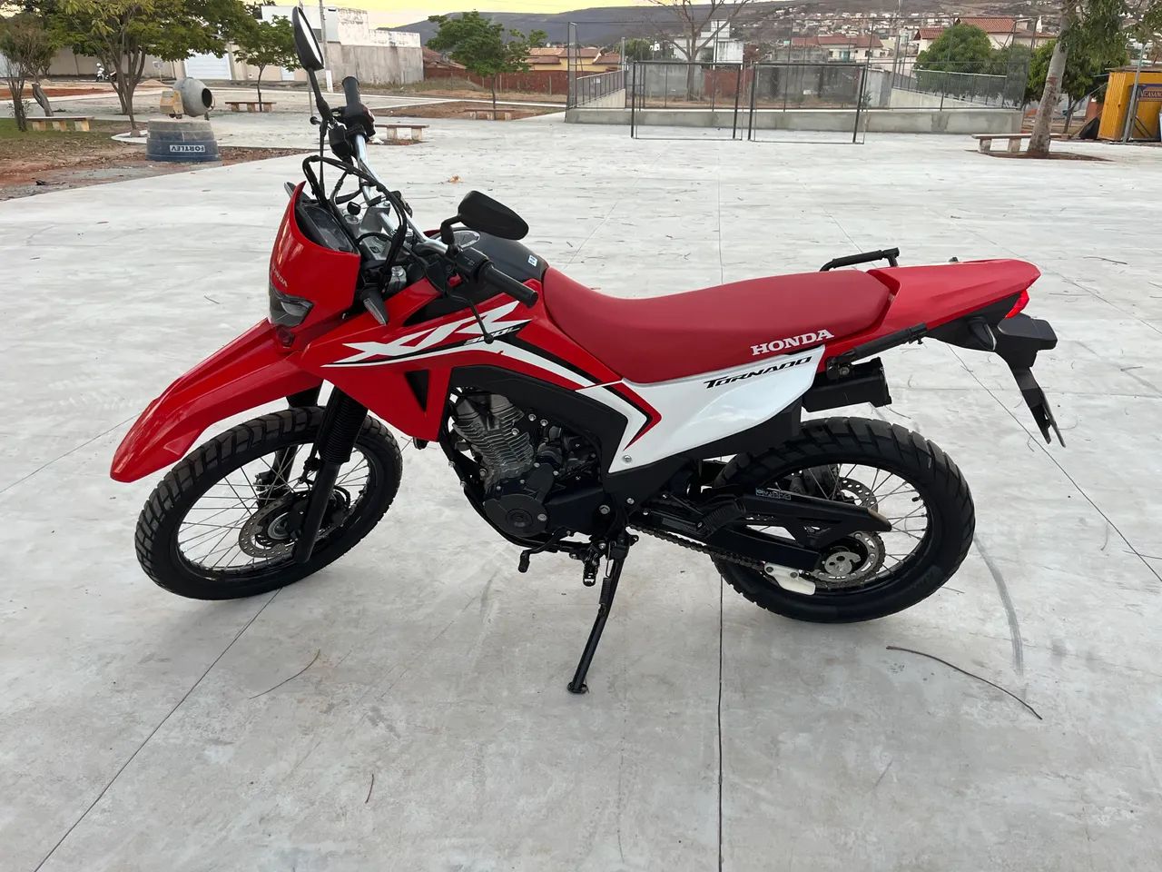 Tornado 300 - Foto 4
