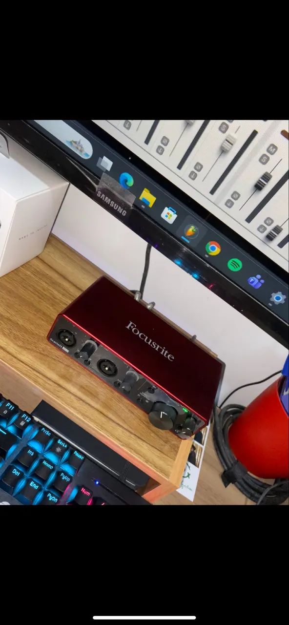 Focusrite Scarlett 2i2 3ª Geração - Interface de Áudio - Foto 3