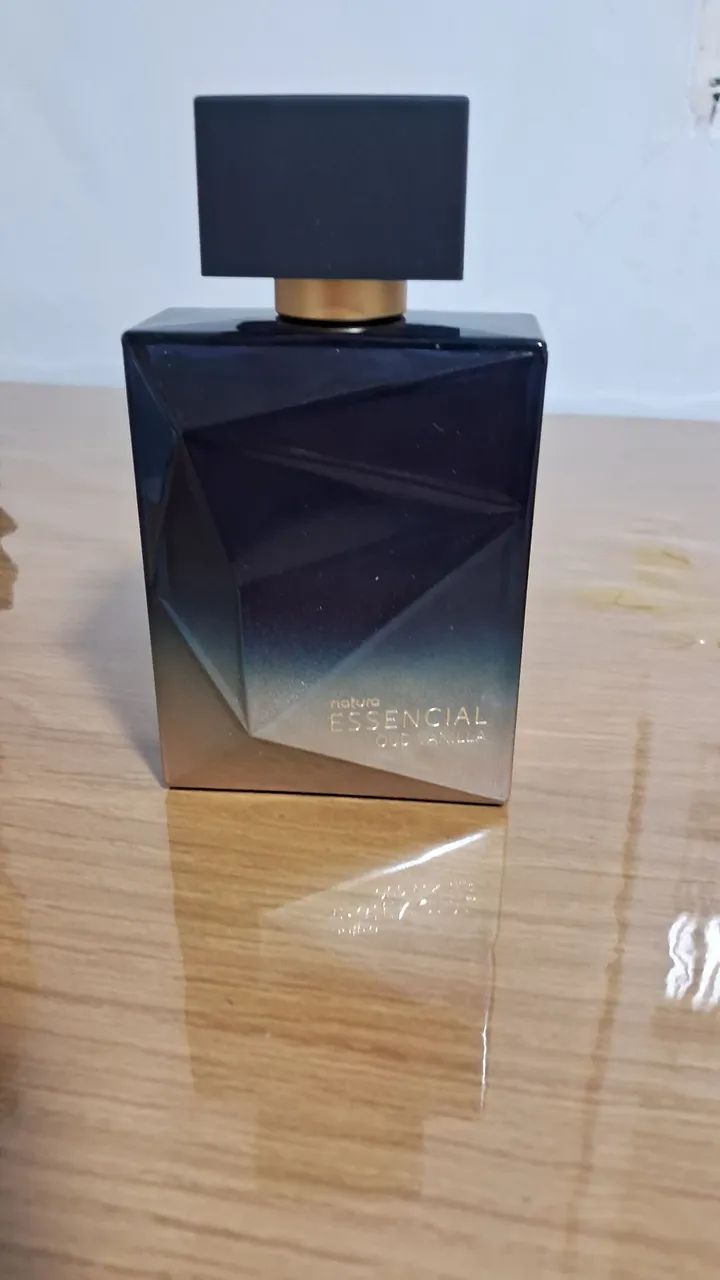 Essencial oud vanilla 