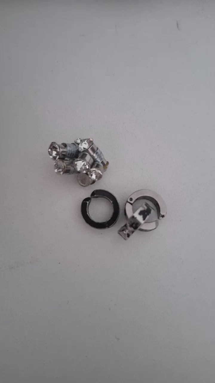 10 brincos de pressão  - Foto 2
