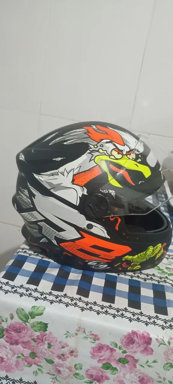 Capacete novo