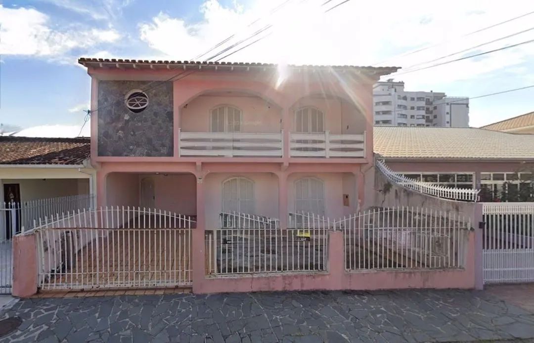 Casa 3 dormitórios e 1 suite no bairro balneário
