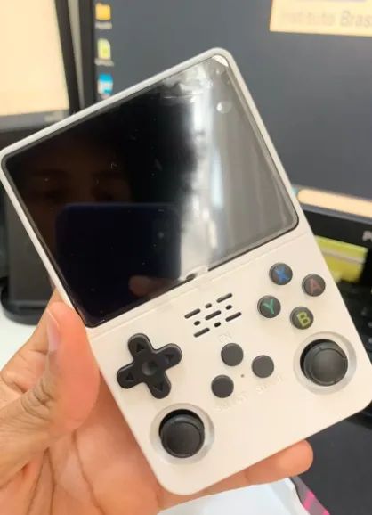 Console Portátil R36S + de 15.000 Jogos Vídeo Game 64g Linux Tela IPS 3.5 Polegadas - Foto 3