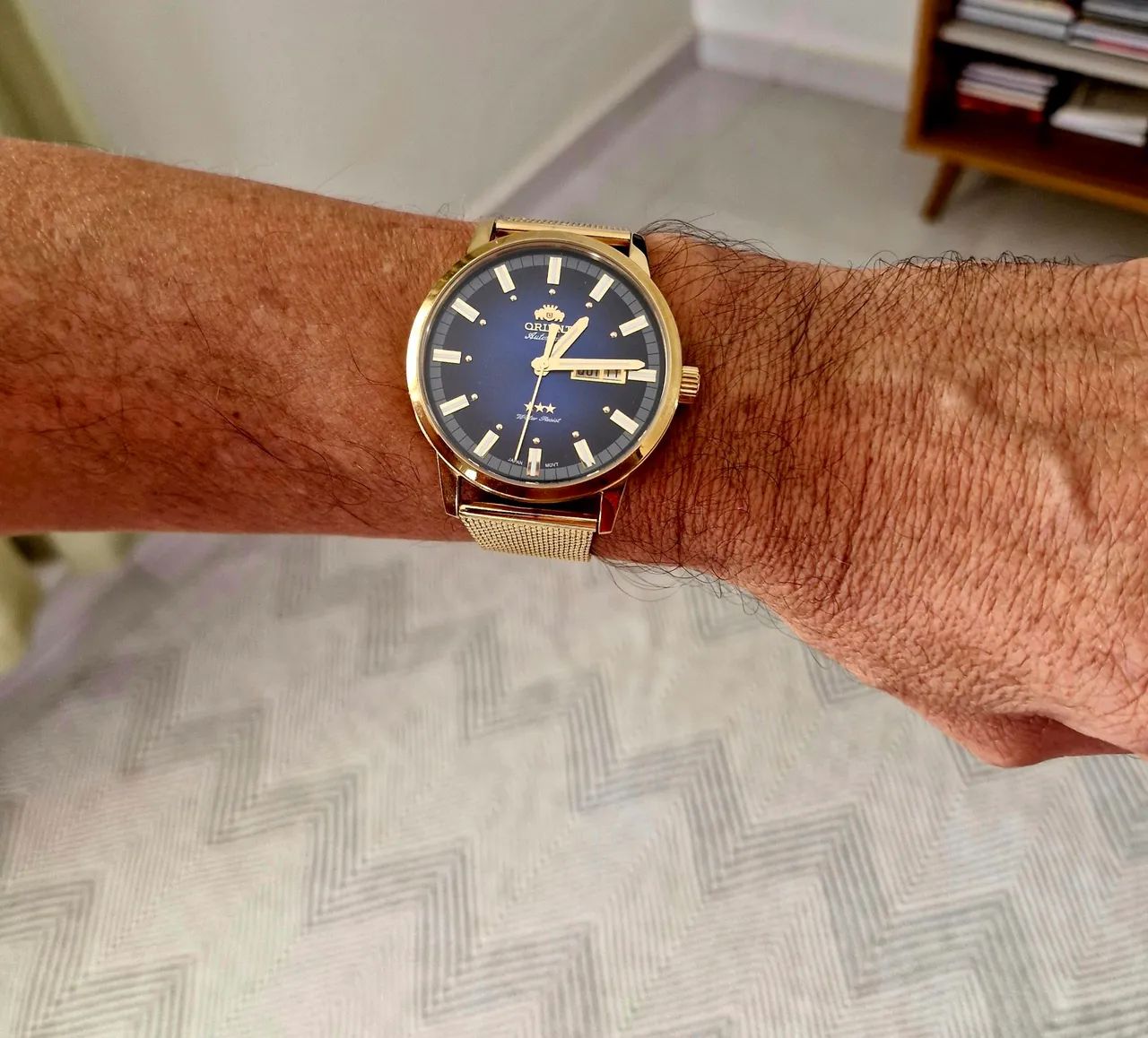 Relógio ORIENT masculino automático dourado  - Foto 4