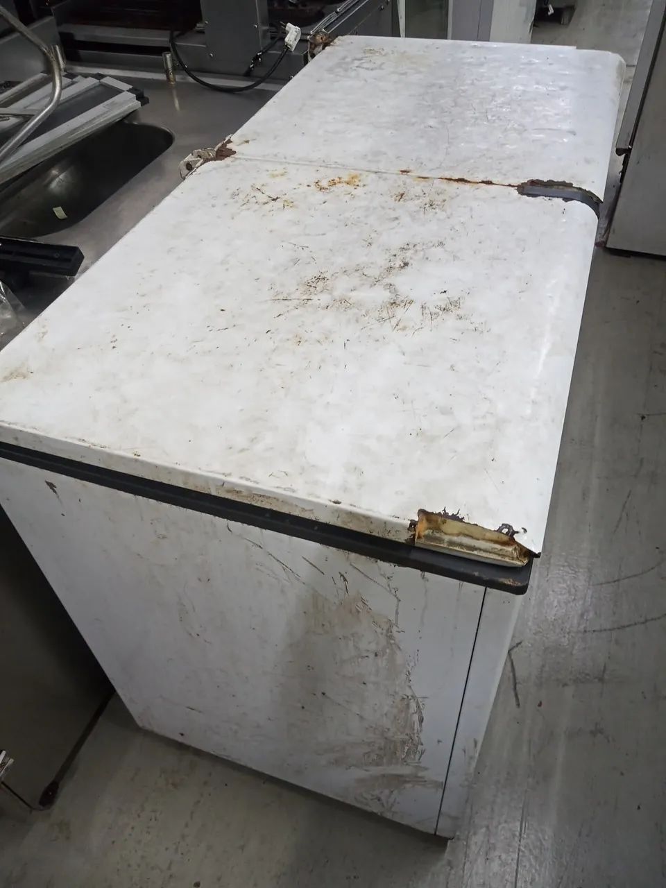 Freezer horizontal 127v, 437lit, funcionando muito bem  - Foto 3