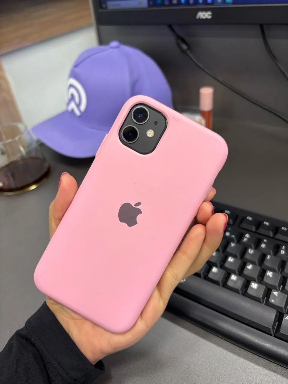vendo iPhone 11 por 750 - Foto 2