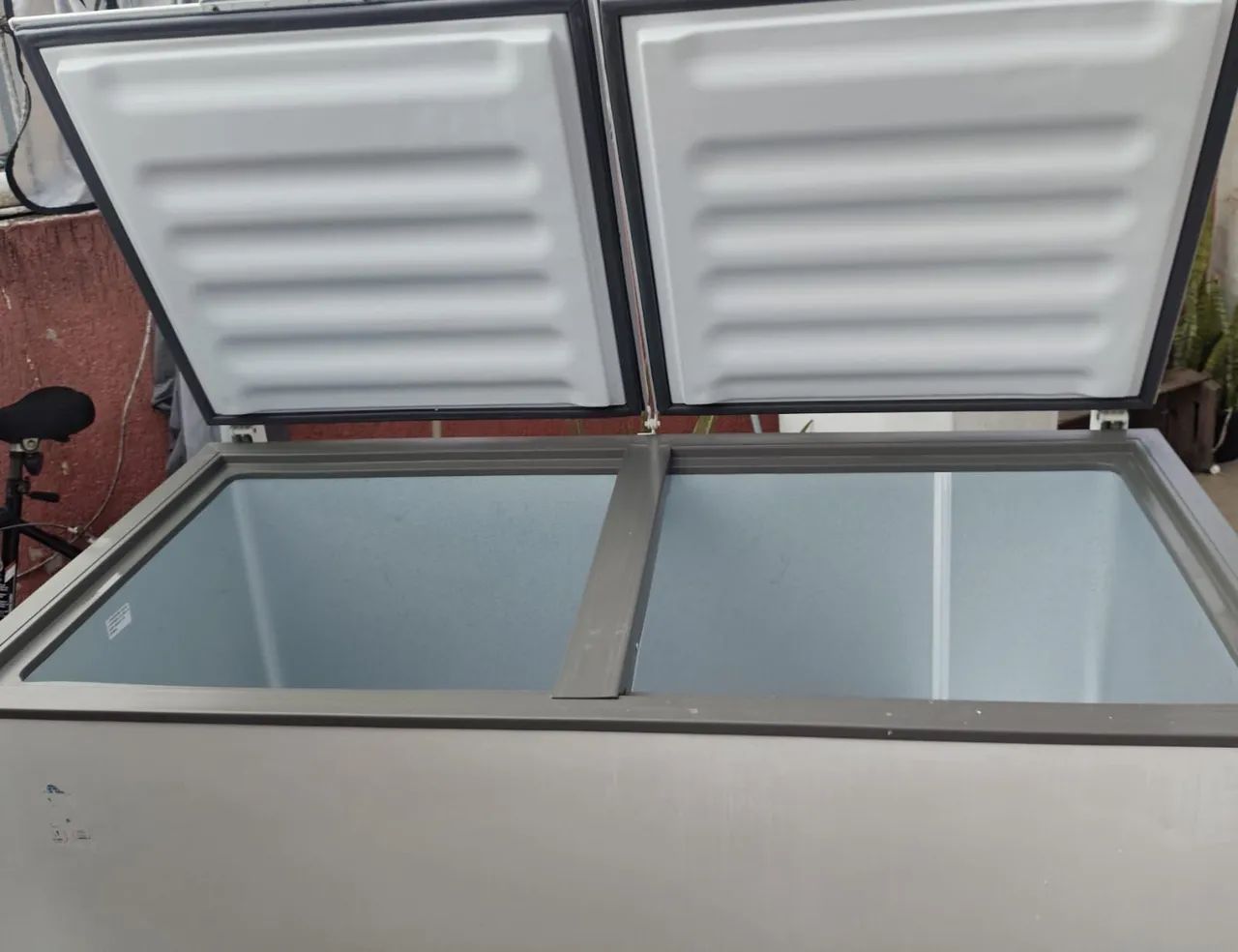 Vendo freezer seminovo - Foto 2