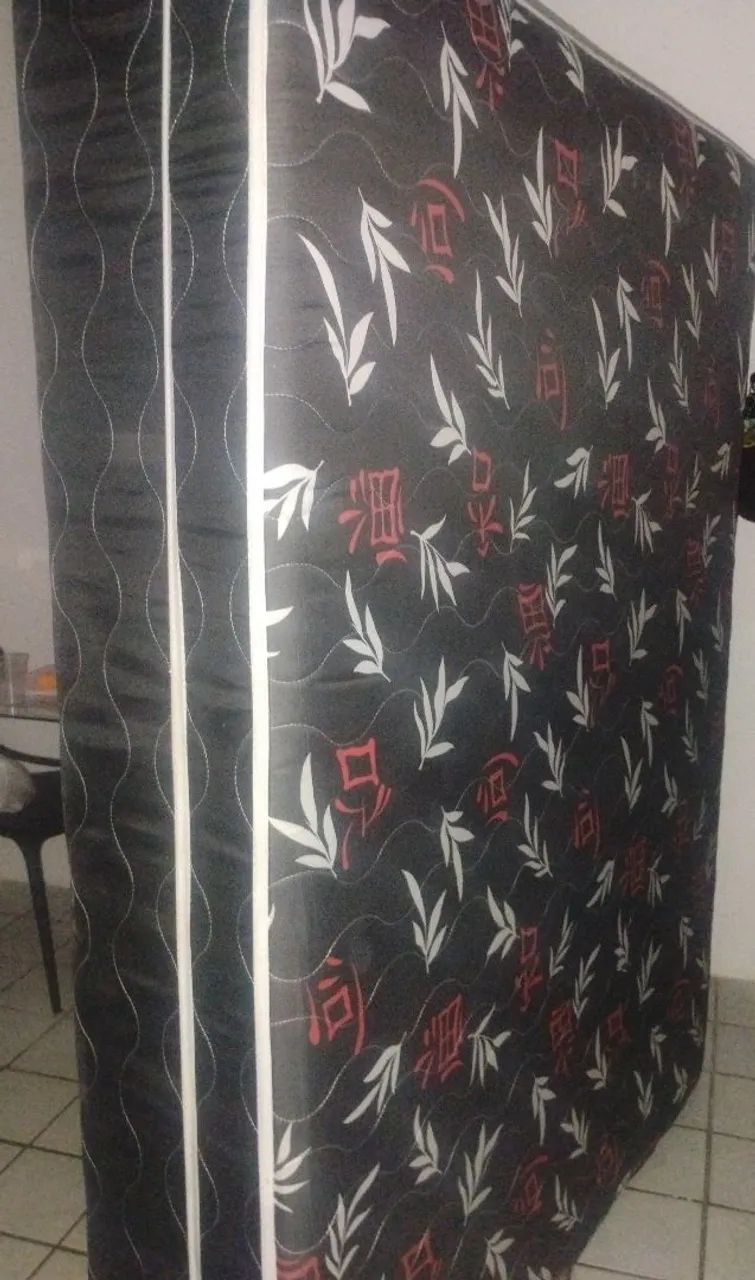 Cama Box usada em bom estado