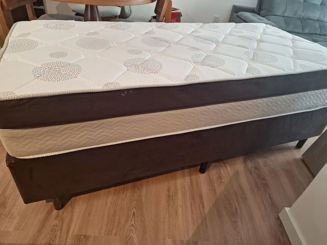 Vendo cama box e colchão de solteiro - Foto 4