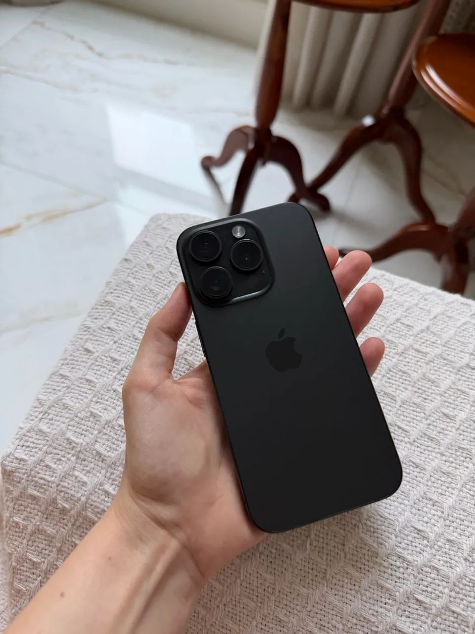 iPhone 15 Pro ? 256 GB