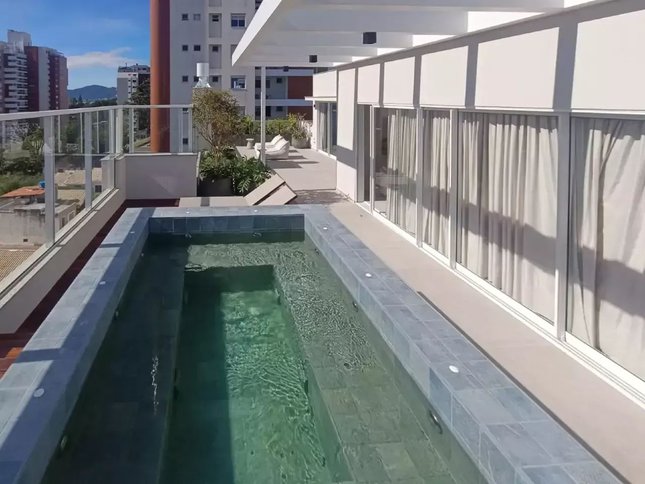 Imóvel para venda tem 65 metros quadrados com 2 quartos em Agronômica - Florianópolis - SC