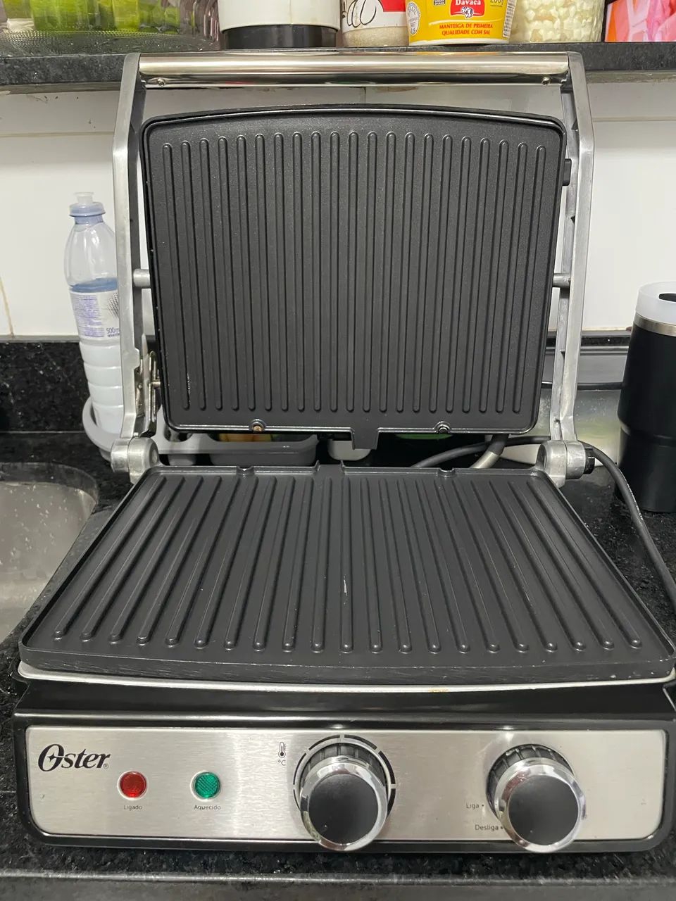 Grill e sanduíche Oster 
