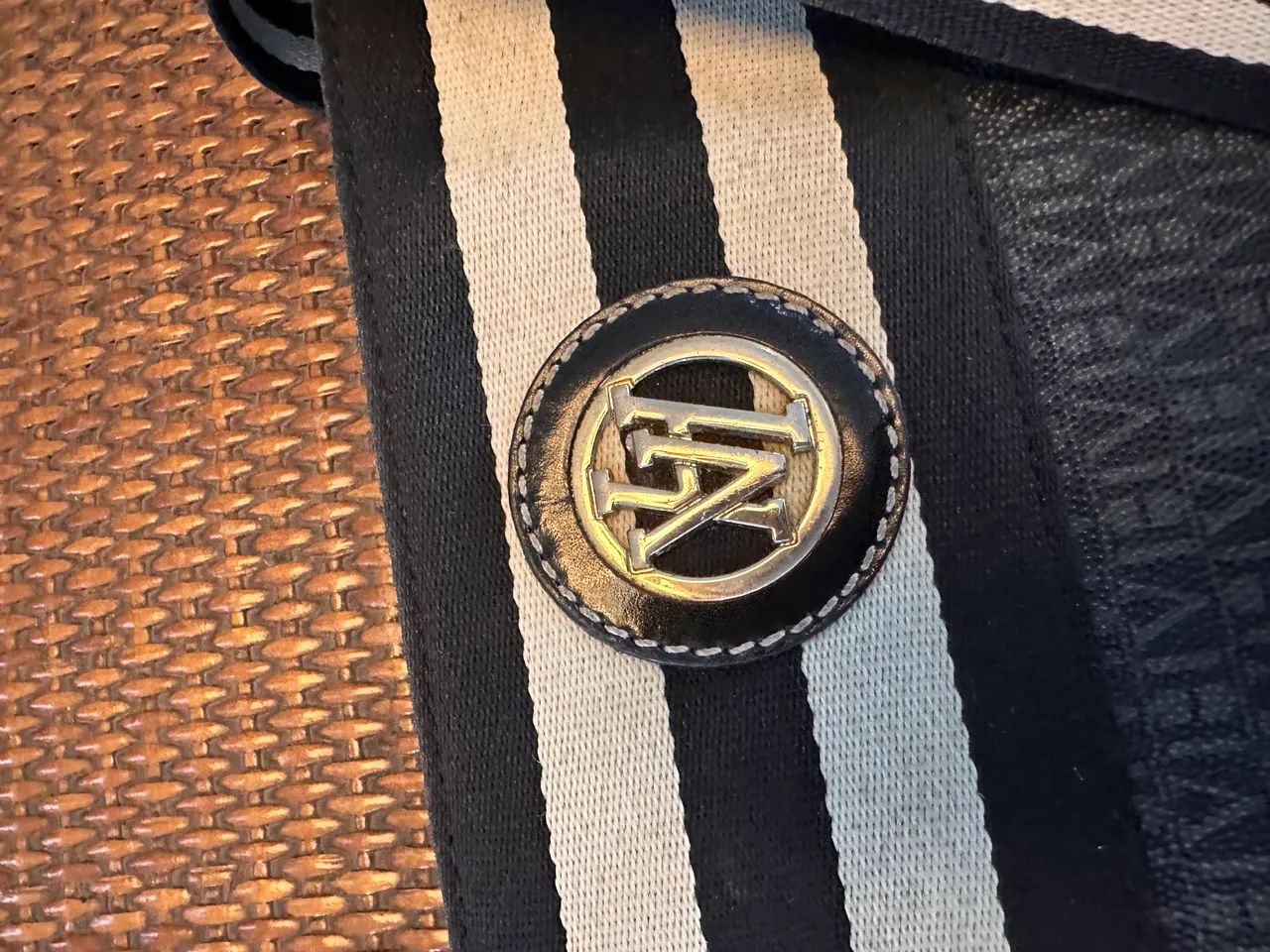 Bolsa Victor Hugo original em perfeito estado - Foto 3