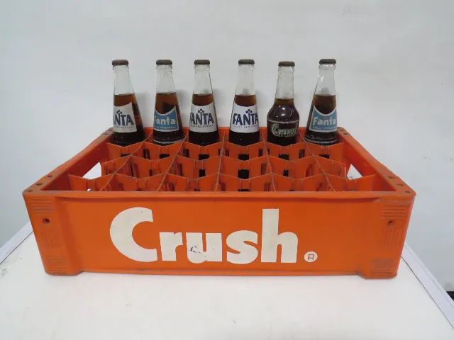 engradado com garrafas antigas crush fanta - Foto 5