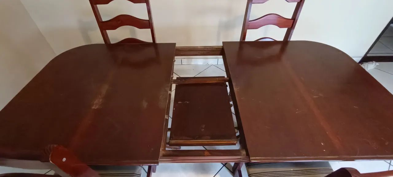 Mesa de jantar c 4 cadeiras  - Foto 4