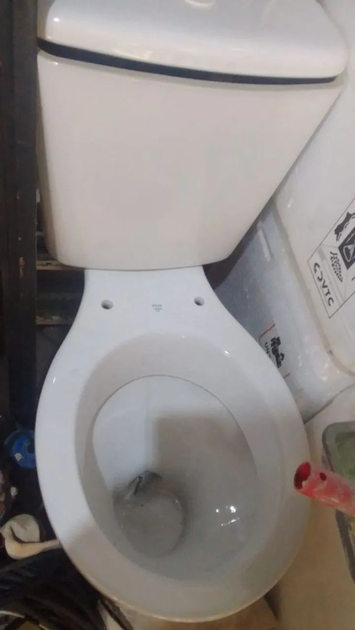 Vaso sanitário com caixa acoplada 