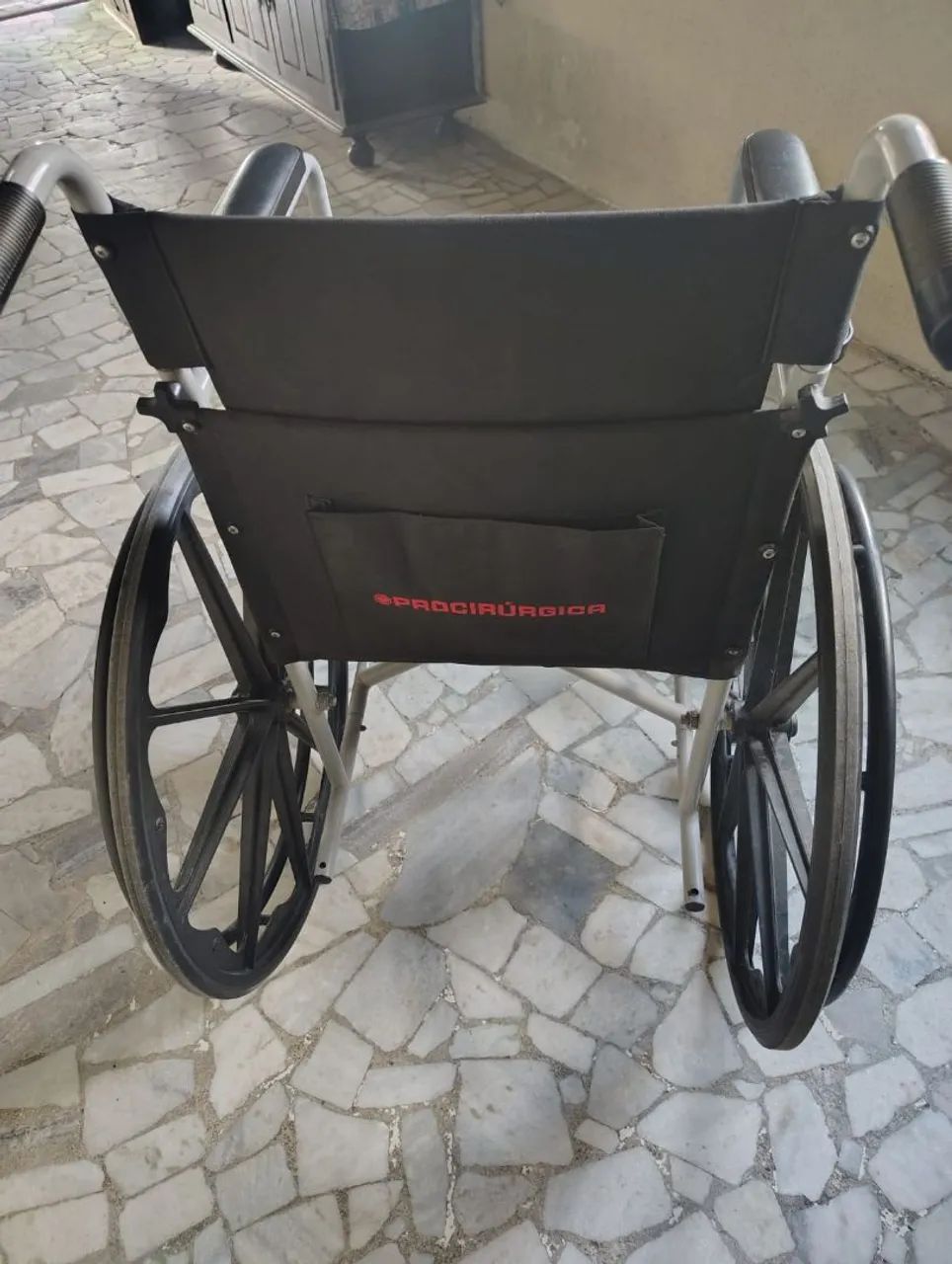 Cadeira de rodas em perfeito estado. - Foto 2