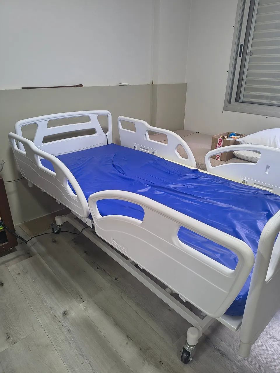 CAMA HOSPITALAR MOTORIZADA MCR + COLCHÃO 