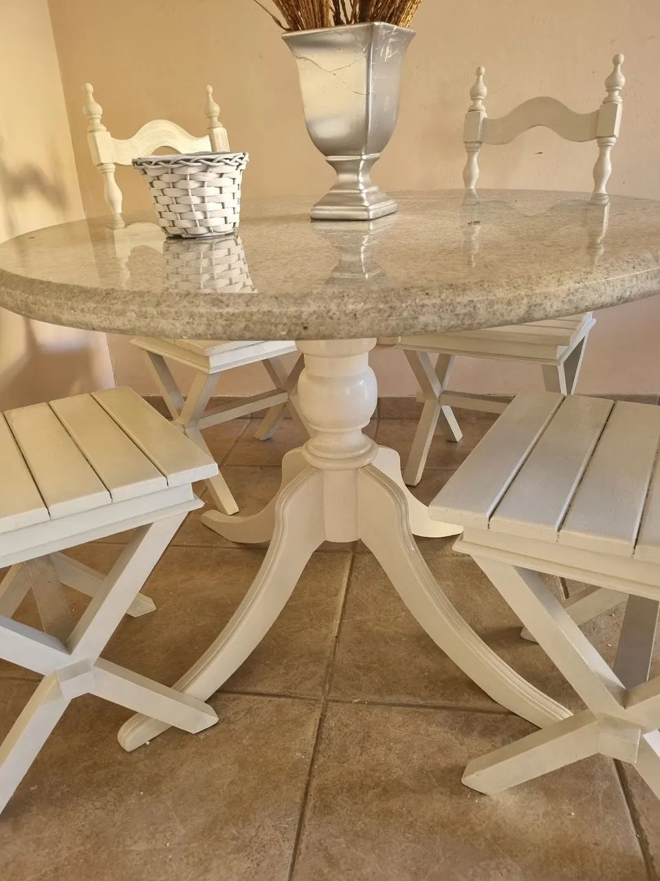 Mesa e cadeiras  - Foto 2