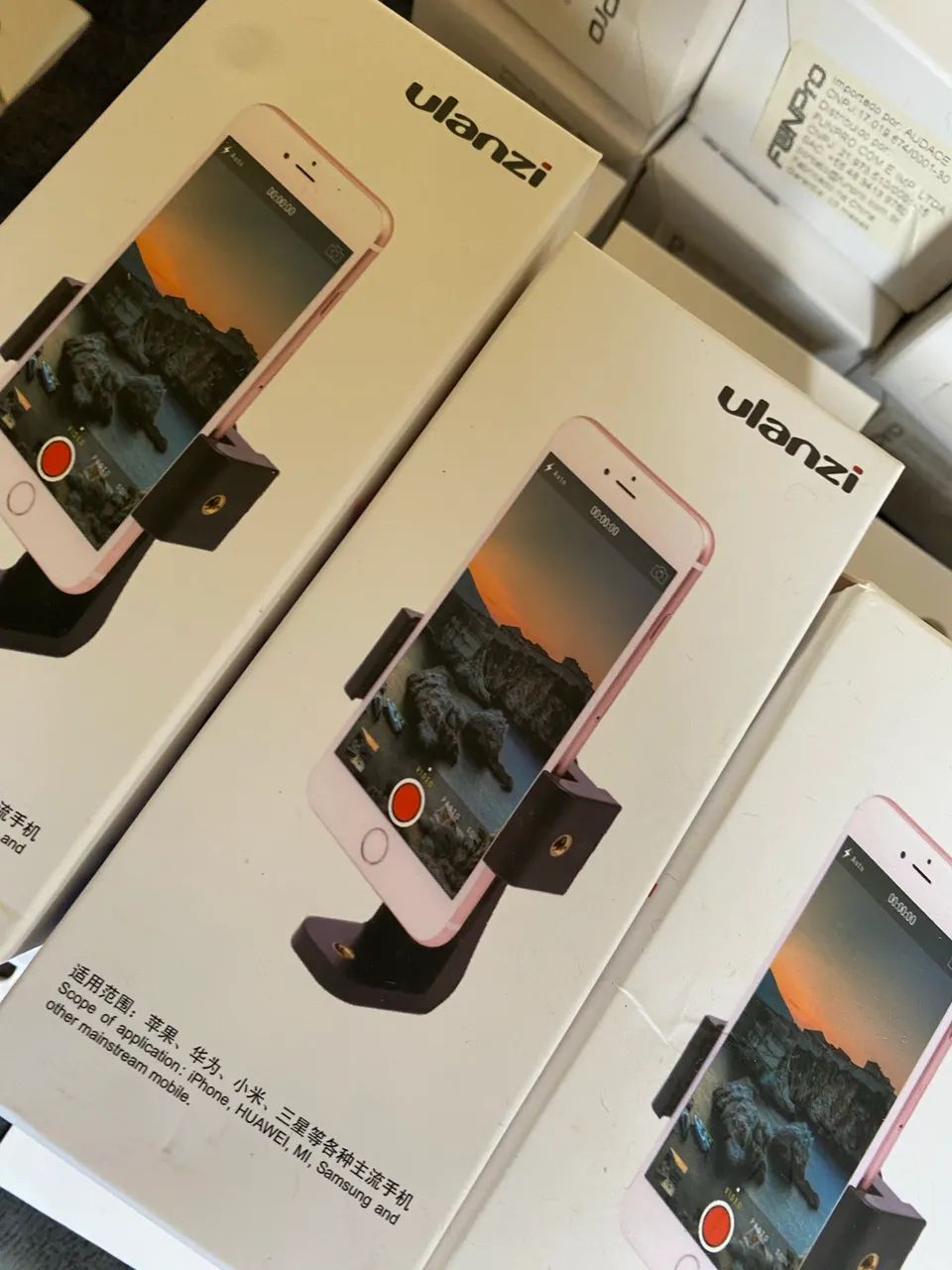 Caixa com  37 suportes de celular. Ulanzi + brinde - Foto 2