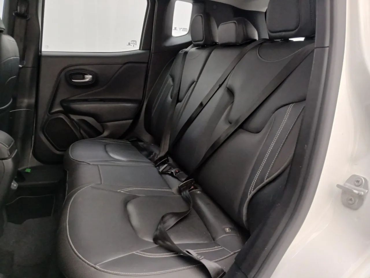 Jeep Renegade Long. T270 1.3 TB 4x2 Flex Aut., foto 17 de 18