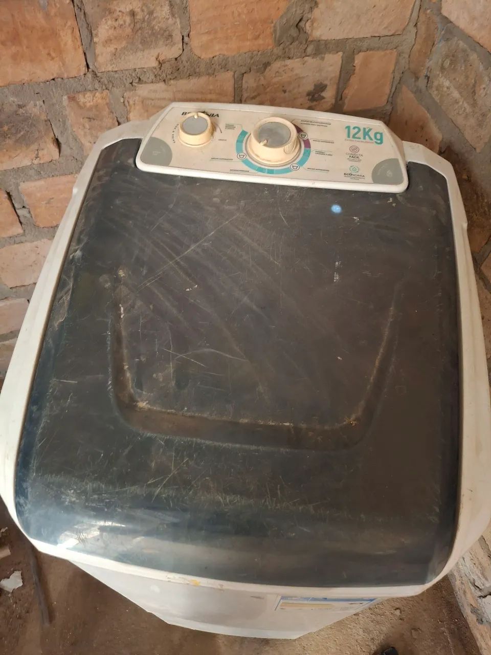 Vende-se um tranquilo 12 kg da Britânia,  por 150,00, o motor tá bom falta do consertar o  - Foto 2