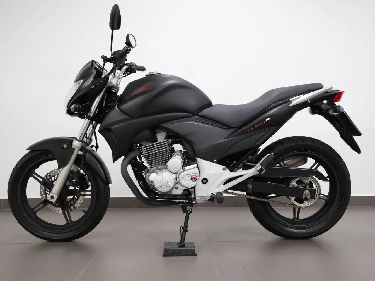 HONDA CB 300R - Foto 4