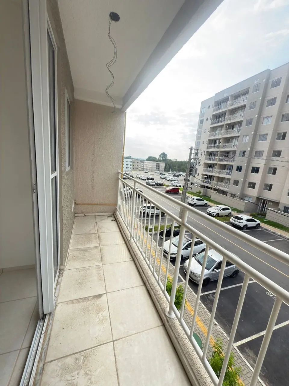 ALUGO /  UM APARTAMENTO MUITO BOM NO ESTILO GOLF / VARANDA AMPLA E CONDOMÍNIO  COMPLETO  - Foto 2