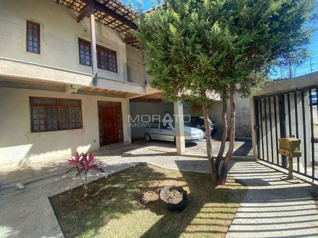 Casa 4 Quartos , 3 Banheiros , 4 Vagas no Serrano